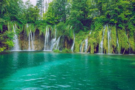 10 Astonishing Lakes You Simply Must See In Europe Unique List