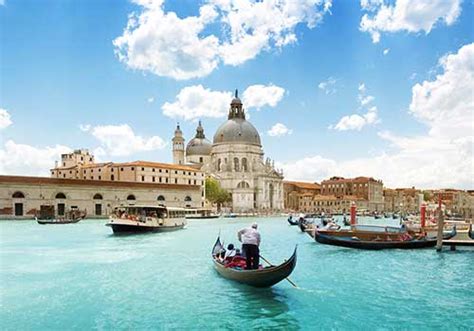 Romantic Venice A Gondola Ride Hooked On Cruising