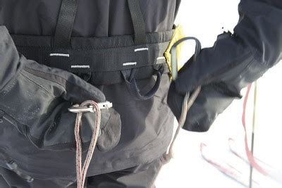 Dixie fell into a deep crevasse last night. Livre Polar Exploration - Cicerone - Dixie Dansercoer