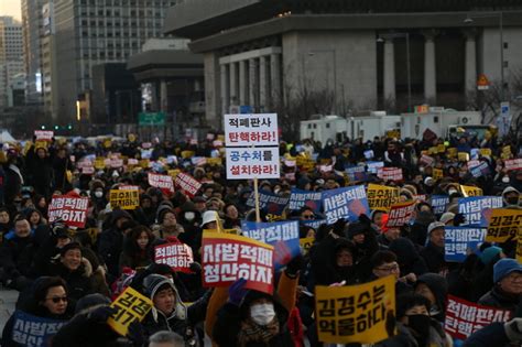 ‘촛불성지 광화문광장 다시 모인 1만여 시민들 ‘사법적폐 청산 외치다서울의 소리