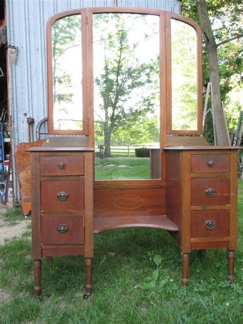 Vintage vanity dresser tri fold mirrors would be great to repaint also
