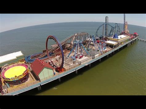 Galvestoncom Galveston Island Historic Pleasure Pier Galveston Tx