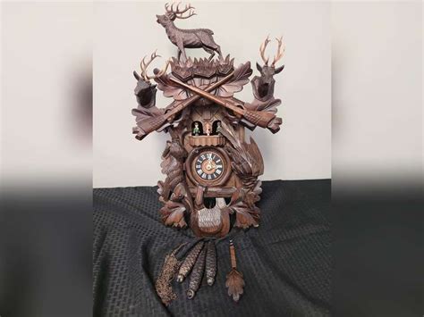 Large Hunters Cuckoo Clock Untested Northern Kentucky Auction Llc
