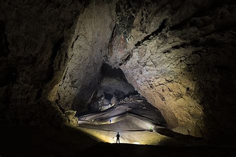 Photographing The Worlds Largest Cave · Urs Zihlmann