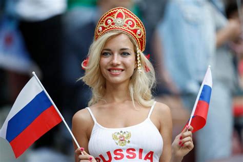 beautiful girl supporter fifa world cup 2018 russia vento orientale －東からの風－