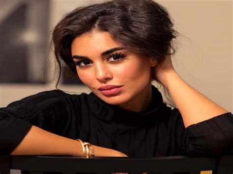 Yasmine started her career from scratch, she didn't know anyone in the show business but she managed to be where she is now. ياسمين صبري عن فاندام: "لايق عليه أوي دور المعلم" | مصراوى