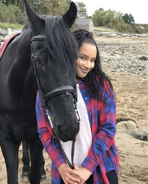 Zoe And Raven Free Rein Tv Show Beautiful Horses Horse Movies