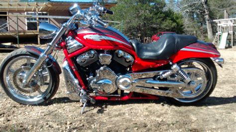 Here you can find such useful information as the fuel capacity, weight, driven wheels, transmission type, and others data according to all known model trims. 2006 Harley Davidson VRSCSE2 Screaming Eagle V-ROD