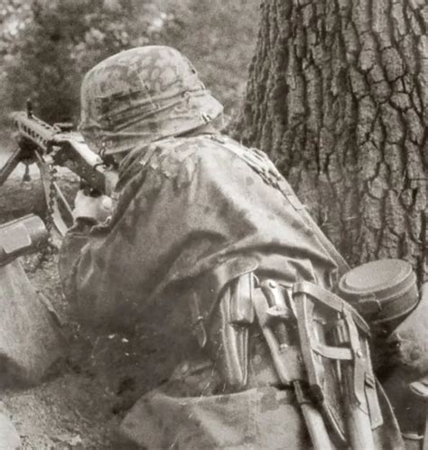 Ww2 Photo Wwii German Mg42 Gunner In Action Great Photo World War Two