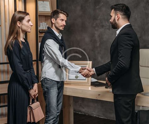 How to find the right law firm to join near me? – Madison Mobile Notary