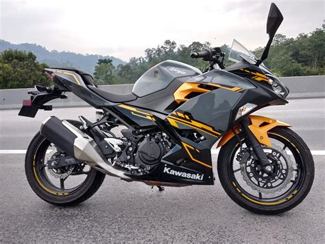 2013 kawasaki ninja 250r came in a design that is edgy with lots of dynamic lines that exudes the sense of speed and style. REVIEW: Kawasaki Ninja 250 2018 | Ministry Of Superbike