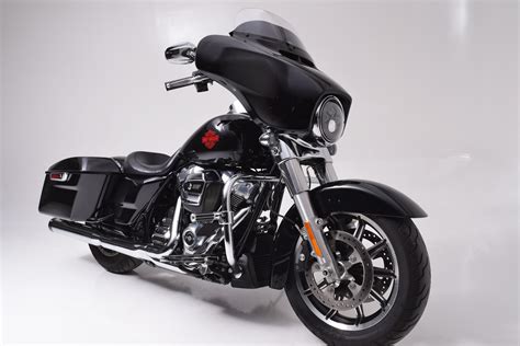 In this example, customer is responsible for applicable taxes, title, licensing fees and any other fees or charges at. Pre-Owned 2019 Harley-Davidson Electra Glide Standard in ...