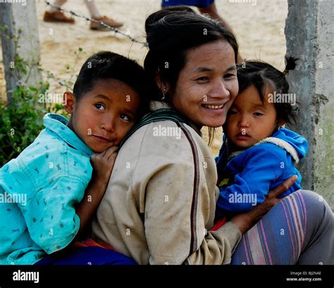 Karen Mother With Her Children Umpium Refugee Campthai Burmese