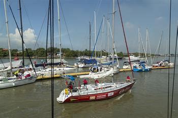 Menteri besar selangor, datuk seri amirudin shari. Raja Muda Selangor International Regatta 2019: Port Klang ...