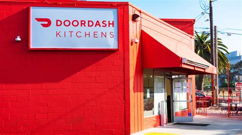 DoorDash leads food delivery market share for April: Edison Trends [Video]