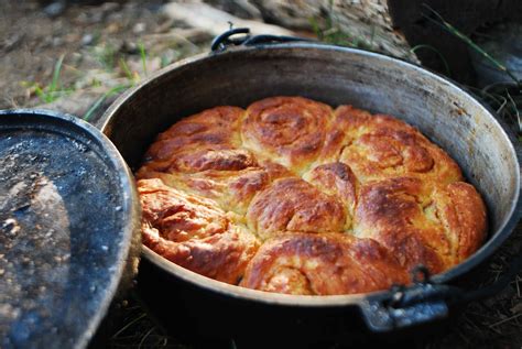 The 30 dutch oven cookbooks outlined below span a large period of time from the 1970's right the way through to 2021 and include 100's of cast iron dutch oven recipes. White Oak Co : Fragrance Discussion...What's a Dutch Oven ...