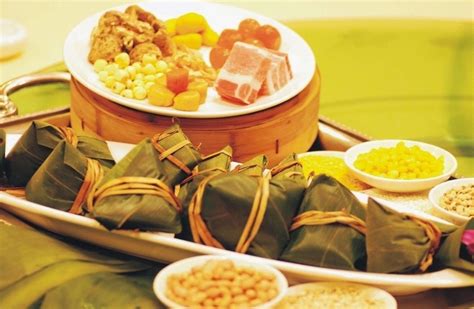The chinese calendar is lunisolar. Special Foods for Dragon Boat Festival - Easy Tour China