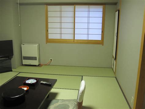 Japanese tatami mats and traditional japanese furnishings and accessories. The Tatami Mat - Laurie R. King