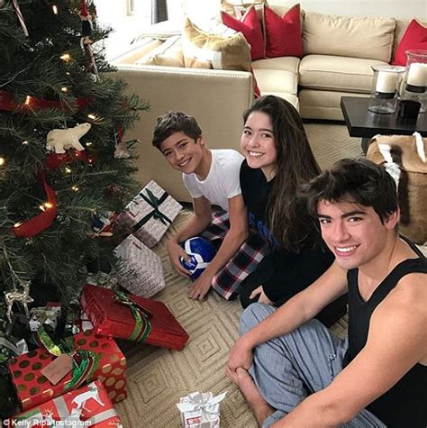 The kelly family — fell in love with an alien 03:11. Kelly Ripa shares throwback family Christmas snaps | Daily ...