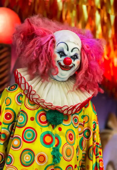 1920x1080 evil clown wallpaper evil images evil clown wal…. Scary clown robot in clown mask. - Vici Media