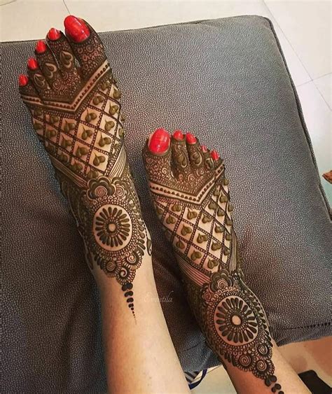 Latest Bridal Mehndi Designs For Hands And Feet In 20
