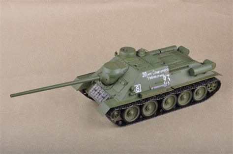 Soviet Su 100 Tank Destroyer Plastic Model Military Vehicle 116