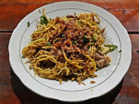 We did not find results for: Mengintip Bakmi Jawa dan Ayam Goreng Mbah Noto yang Tak ...