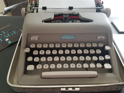 Value Of Old Royal Manual Typewriter