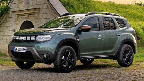 2023 Dacia Duster Extreme Facelift Driving Exterior Interior