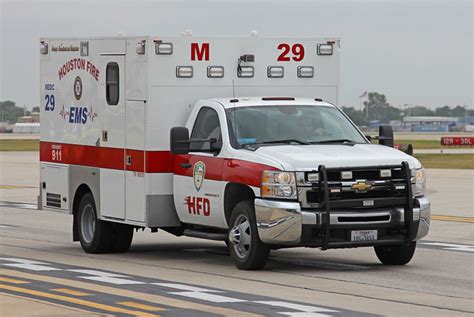 Houston Texas Fire Department Paramedic Ambulance 29 Ch Flickr