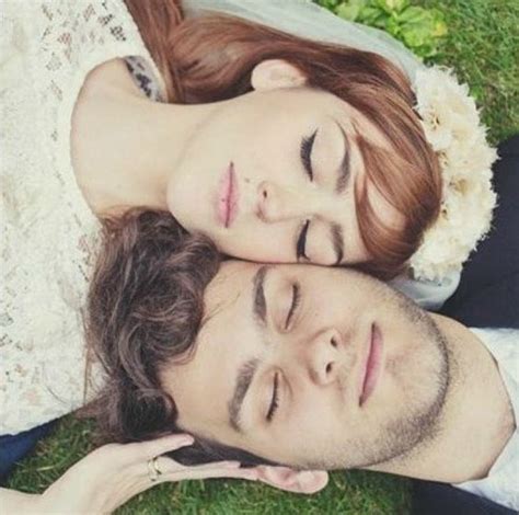 15 Unique Wedding Photography Pose Ideas For Couples