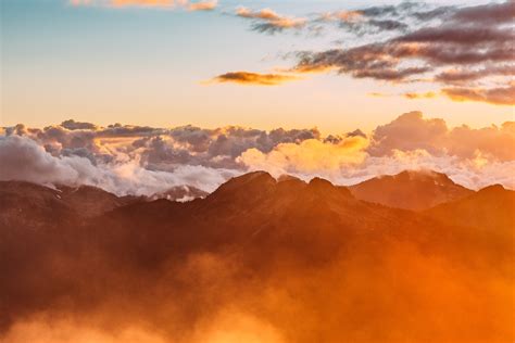 무료 이미지 경치 자연 수평선 구름 해돋이 일몰 안개 대초원 햇빛 언덕 전망 새벽 분위기 피크 산맥