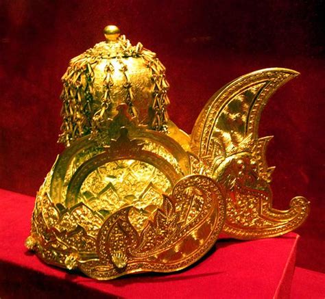 The Golden Crown Of Sultan Kartanegara Of Kutai Indonesia Mahkota