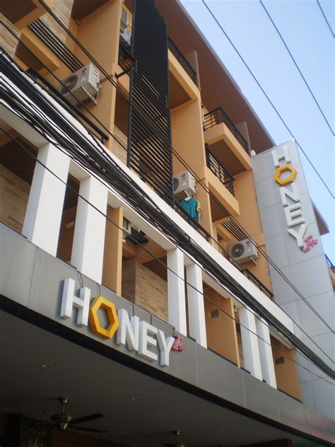It is located in central pattaya.hotel is rated 3.2 out of 5, which is considered as average. Honey Inn www.pattayaone.com