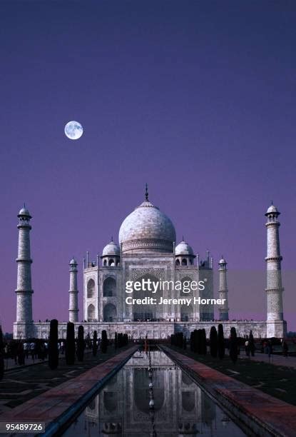 Taj Mahal India Night Photos And Premium High Res Pictures Getty Images