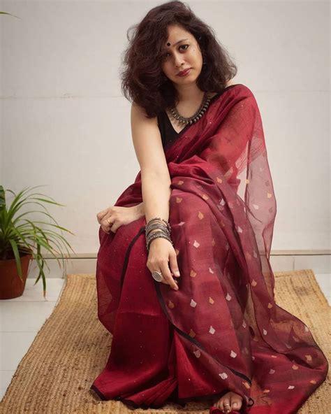 Simple Aesthetic Sarees To Upgrade Your Style • Keep Me Stylish In 2020 Saree Designs