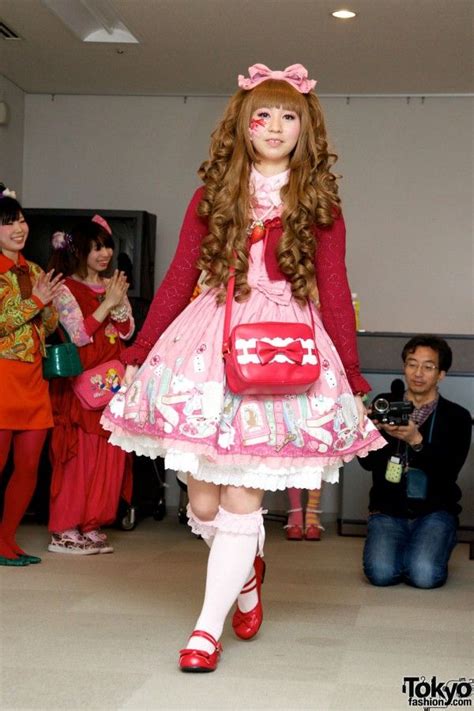 pin on extreme colorful harajuku fashion style pictures