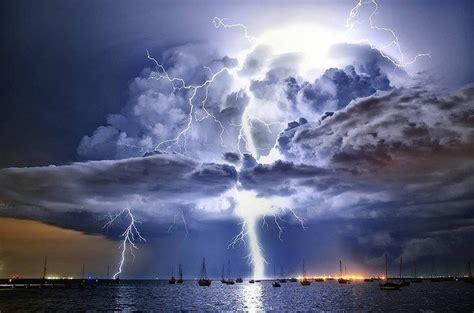 56 Stunningly Awesome Photographs Of Lightning