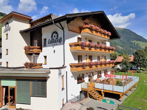 Frühstück ganz okay aber auch nur italienische wurst und käse aber sonst alles da.im grossen und ganzen ein schöner urlaub hat uns sehr gut gefallen werden wieder hinfahren.ein. Gasthof EDELWEIß in St. Jakob im Defereggental, Tirol