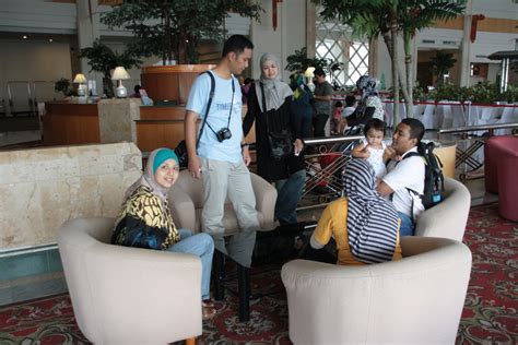Banyak sangat dan masa ni korang boleh buat pilihan tengok mana yang murah mana yang okay mana yang tak tapi kebiasaannya mereka akan offer ikut bajet korang. Ceritera..........: Cuti-cuti Thailand (1-5 Feb 2011)