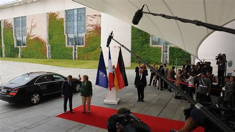 Vor Dem Euro Sondergipfel Merkel Und Sarkozy Einig N Tvde