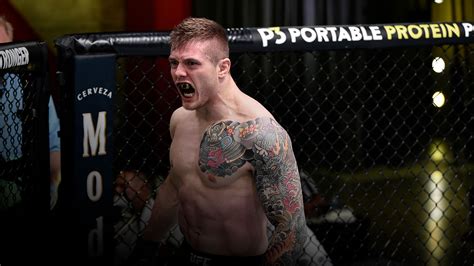 If anything izzy rehashes the same cringeworthy 12yo jokes over&over. Marvin Vettori: Post-fight Interview | UFC