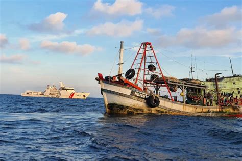 TNI AL Tangkap 3 Kapal Ikan Berbendera Vietnam Di Laut Natuna GenPI Co
