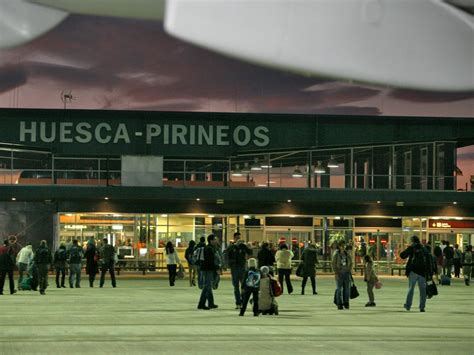 See its rich architecture, including baroque and gothic churches, ancient monasteries. Opiniones de aeropuerto de huesca