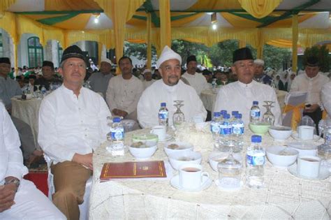Telah mengajukan pindah ke salah satu sekolah dasar negeri …………… Klotok Jamaah Haul Ke 15 : Bupati Berangkatkan Rombongan ...