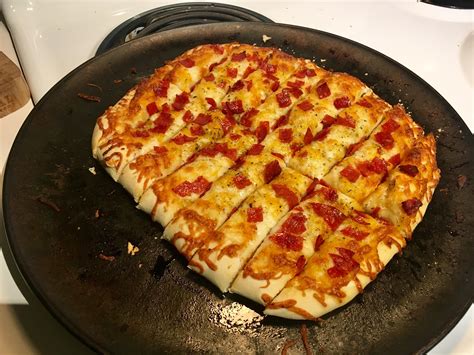 How can you tell if pizza dough is cooked? Pin auf My favourites