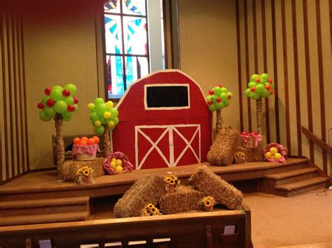 I Love The Trees And The Baskets Of Fruit Vbs Decorations Big Heart