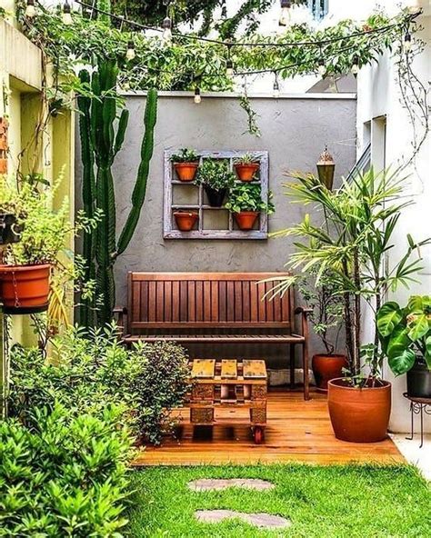 40 Basic Exterior Wall Into An Elegant Vertical Garden To Perfect Your Garden Small Patio