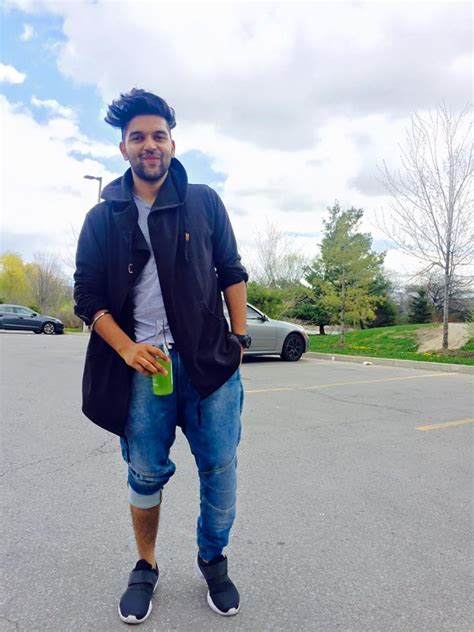 Does b jay randhawa drink alcohol?: Guru Randhawa Looking Smart
