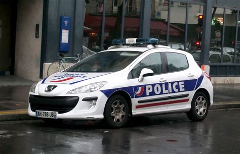 Pour les articles homonymes, voir police. File:Peugeot de la Police Nationale. 3e arrondissement de Paris, septembre 2013.JPG - Wikimedia ...